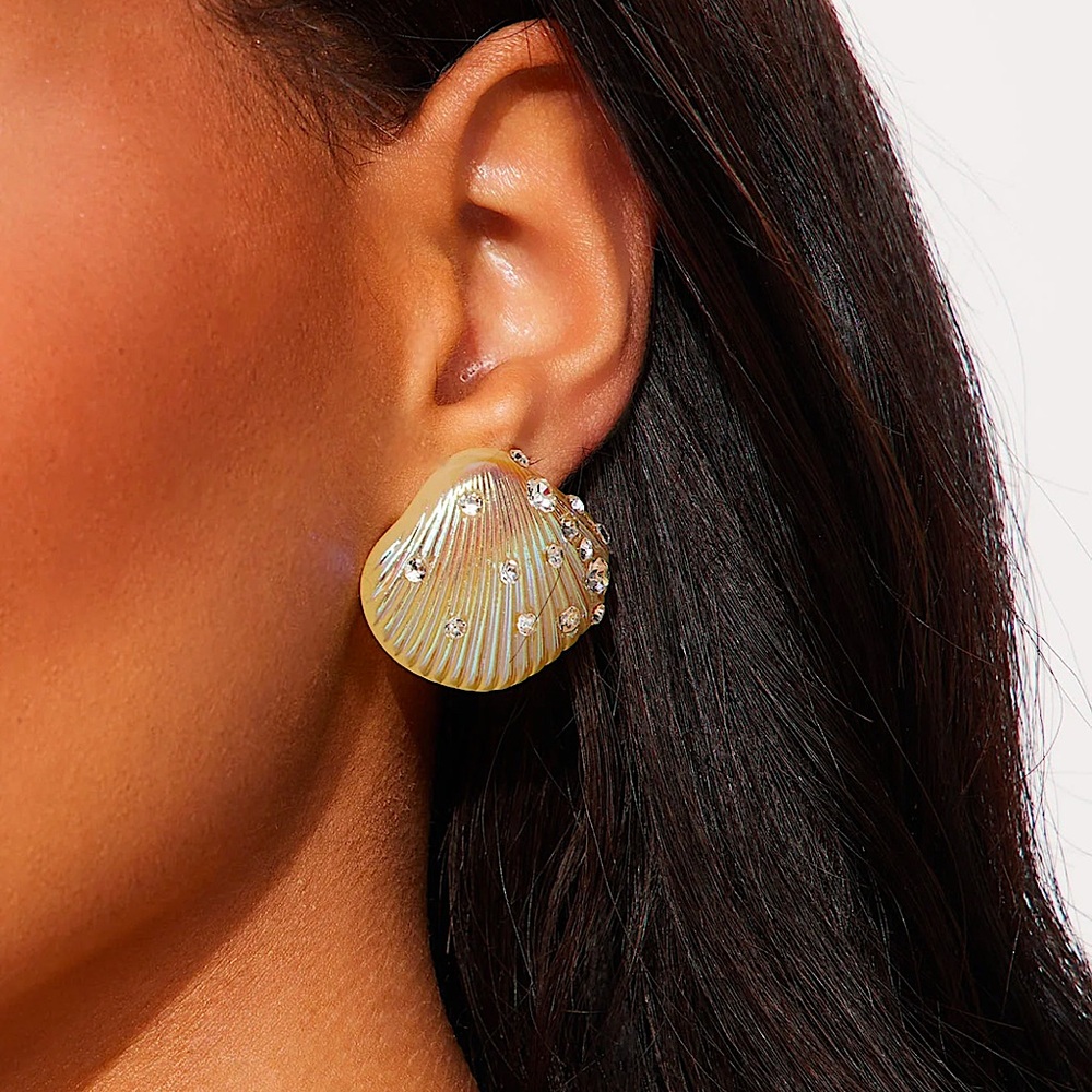 NWT 🏝️☀️🐚Tropical Seashell Diamond Stud Earrings🐚🌟🏝️